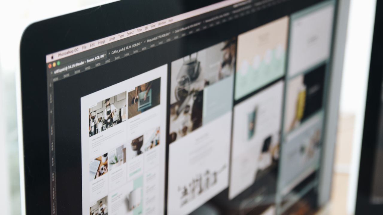 Екран на компютър с работа по дизайн на WordPress сайт